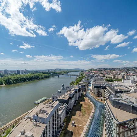 아파트 Eurovea Tower Danube View Free Parking 브라티슬라바